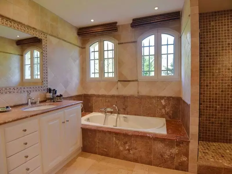 Maison, 326 m²