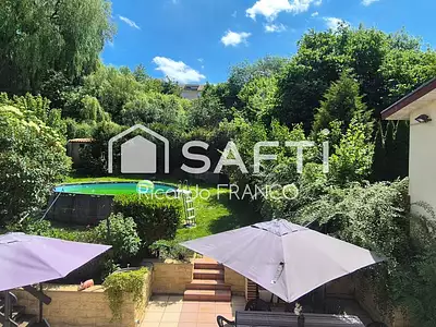 Maison, 235 m²