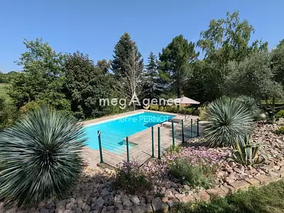 Maison, 240 m²