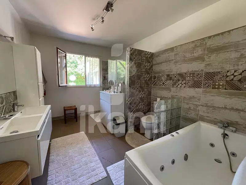 Maison, 162 m²