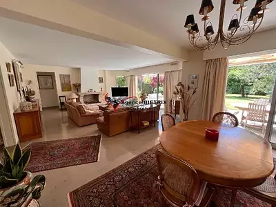 Maison, 168 m²