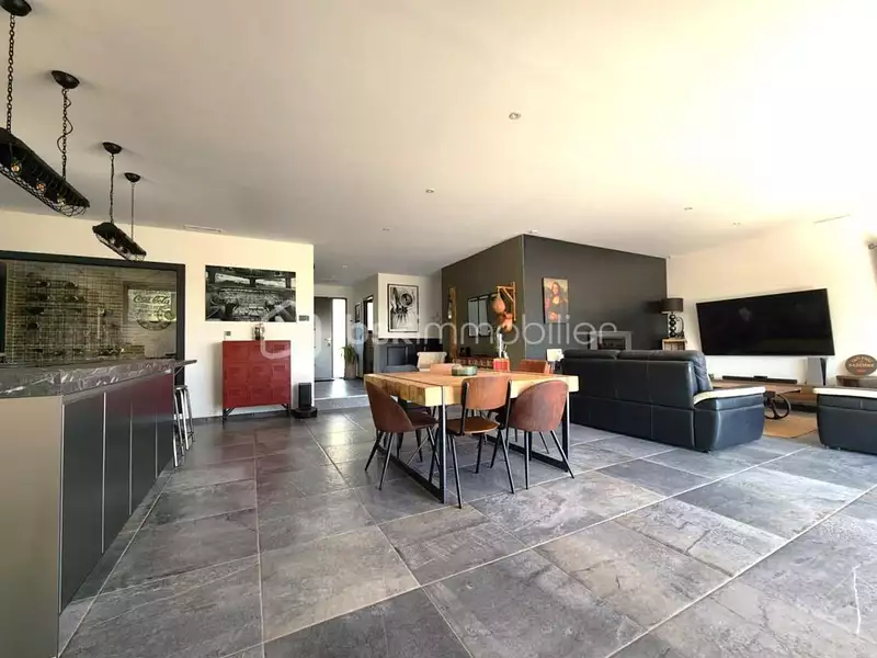 Maison, 151 m²