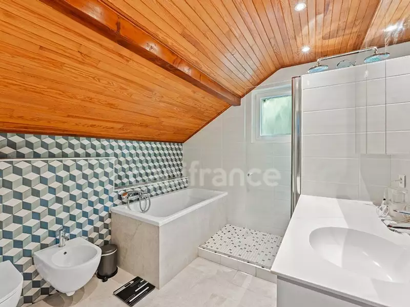 Maison, 180 m²