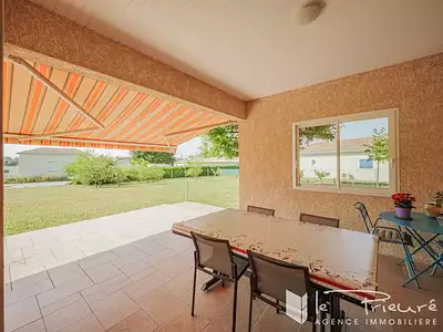 Maison, 243 m²