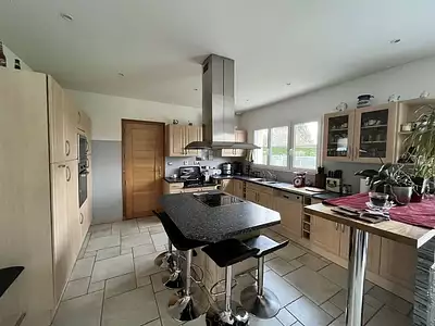 Maison, 210 m²