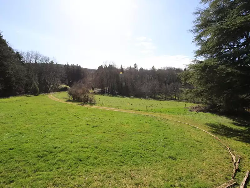 Maison, 1 500 m²