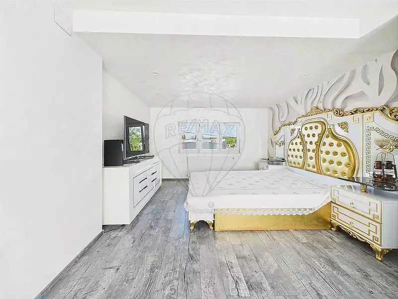 Maison, 255 m²