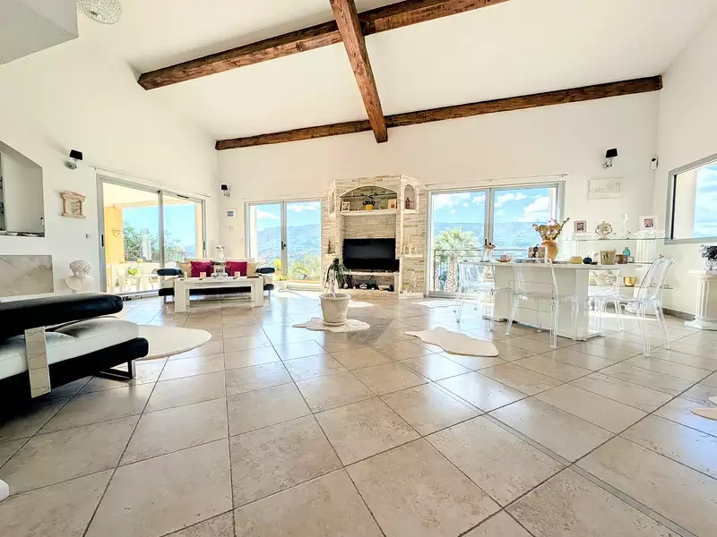 Maison, 370 m²