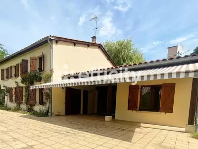 Maison, 225 m²