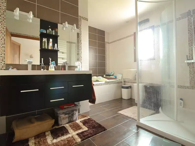 Maison, 208 m²