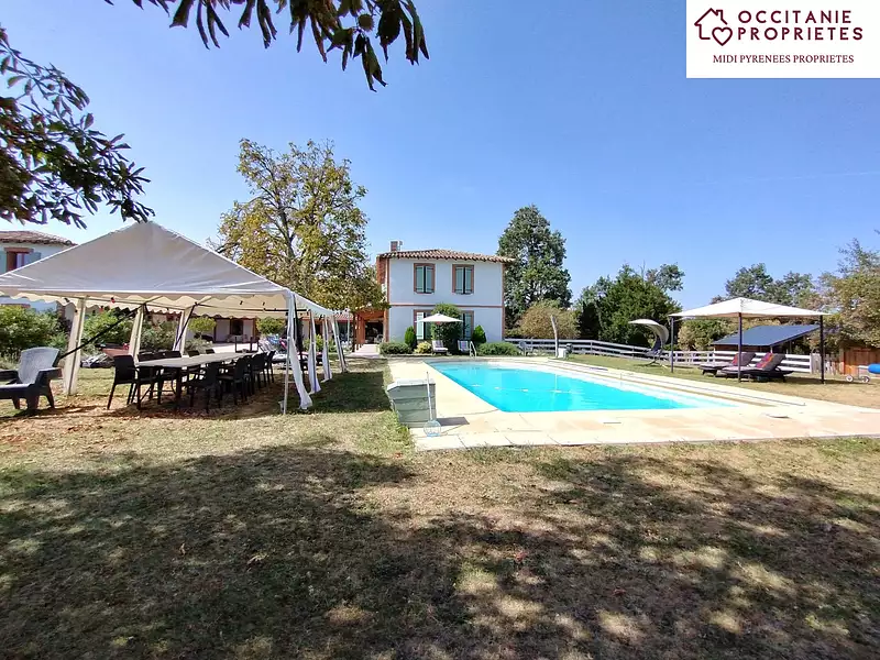 Maison, 730 m²