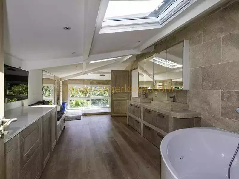 Maison, 298,3 m²
