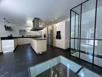 Maison, 300 m²