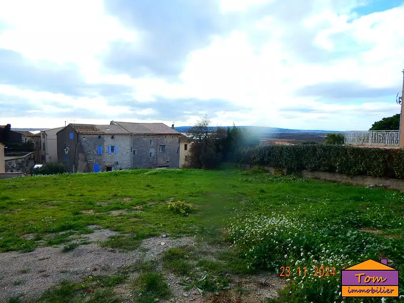 Terrain, 689 m²