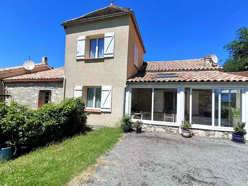 Maison, 218 m²
