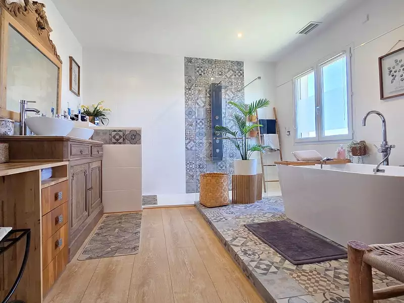 Maison, 240 m²