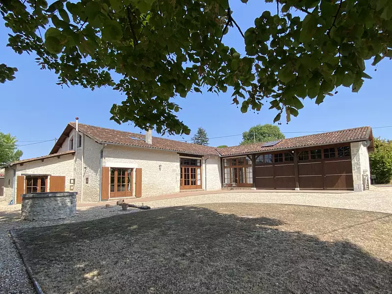 Maison, 256 m²