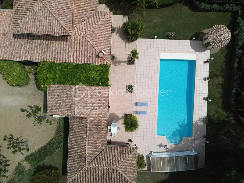 Maison, 239 m²