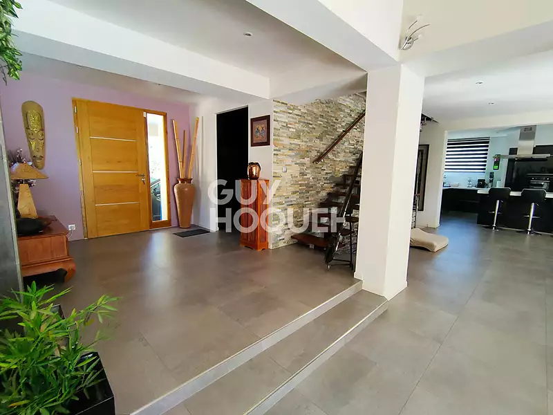 Maison, 299,63 m²