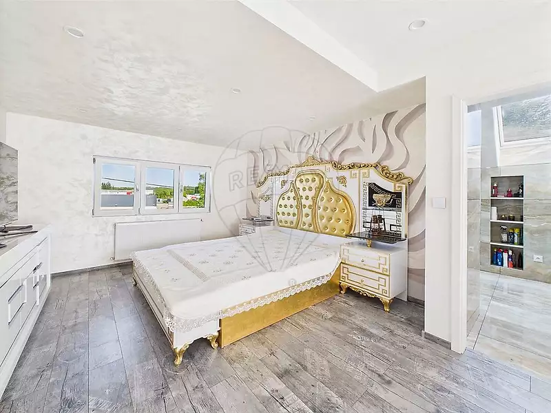 Maison, 255 m²
