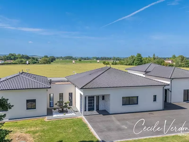 Maison, 281 m²