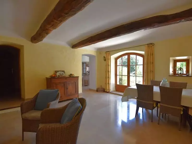 Maison, 180 m²