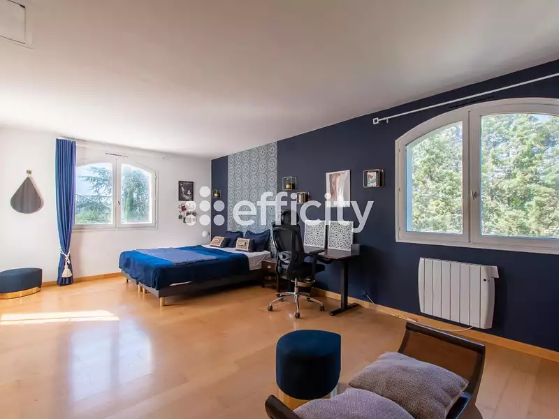 Maison, 230 m²