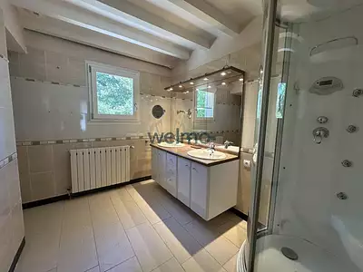 Maison, 242 m²