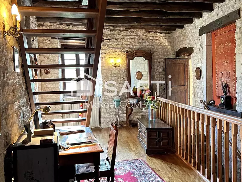 Maison, 240 m²