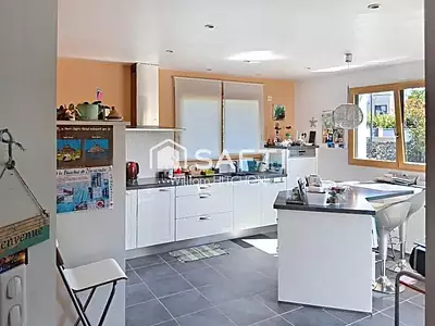 Maison, 330 m²