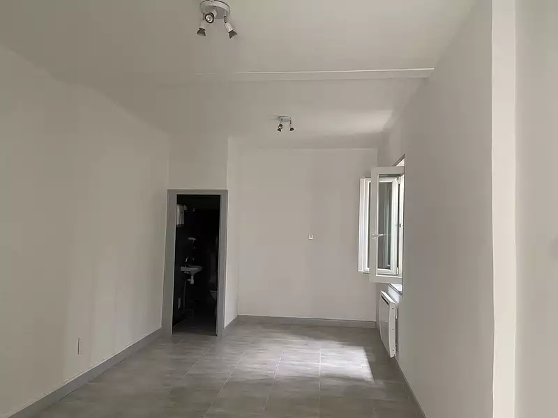 Divers, 30 m²