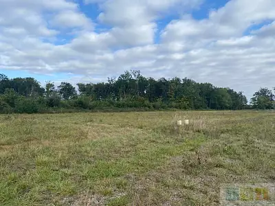 Terrain, 2 100 m²