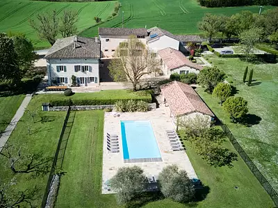 Maison, 725 m²