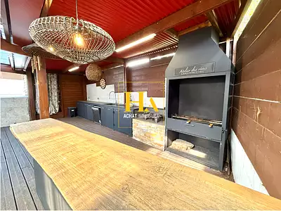 Maison, 303 m²