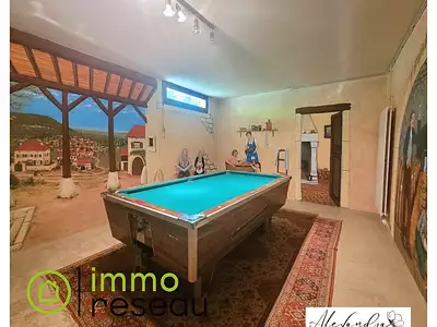 Maison, 240 m²