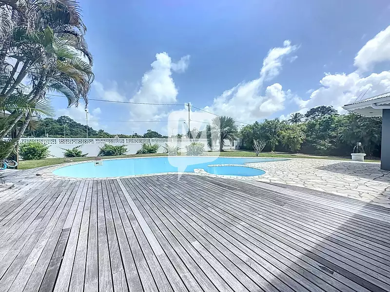 Maison, 244 m²