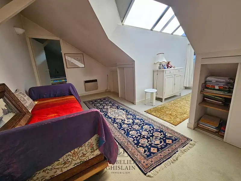 Maison, 248 m²