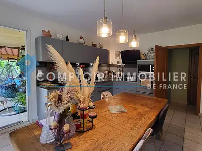 Maison, 230 m²
