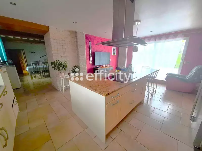 Maison, 210 m²