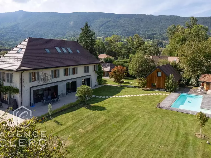 Maison, 373 m²