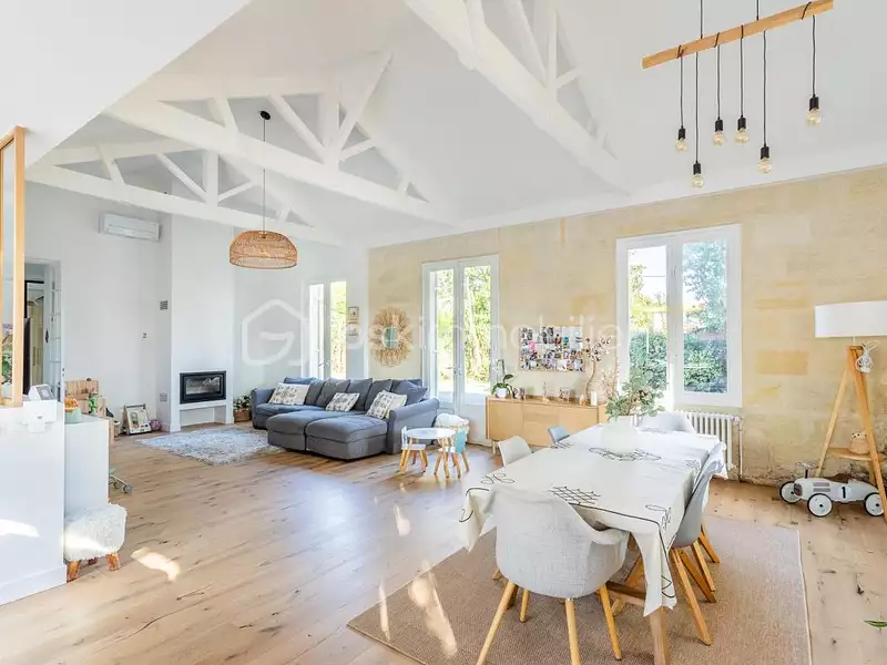 Maison, 215 m²
