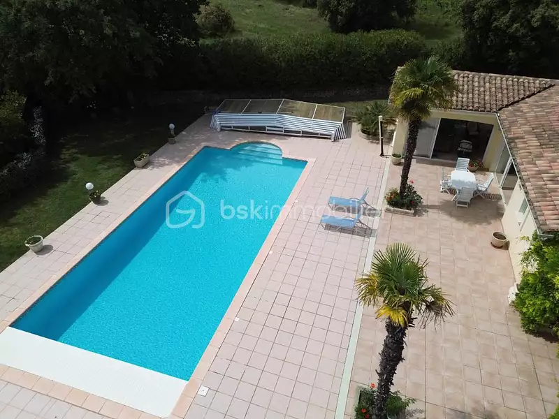 Maison, 239 m²