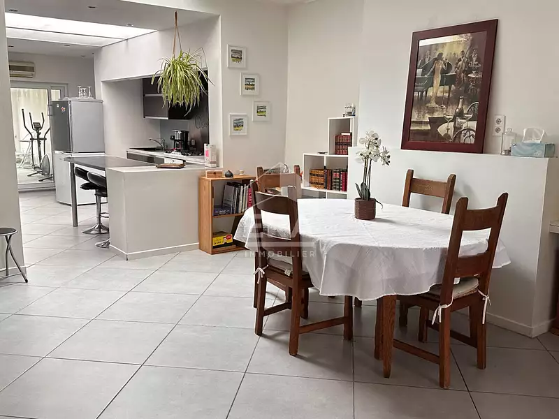 Maison, 201 m²