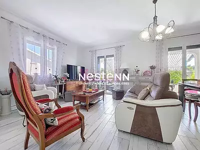 Maison, 166 m²