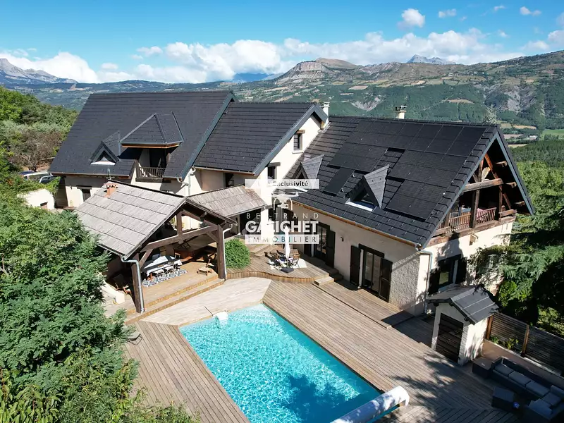 Maison, 330 m²