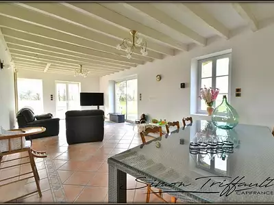 Maison, 255 m²
