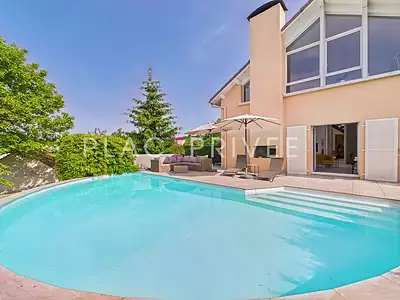 Maison, 275 m²
