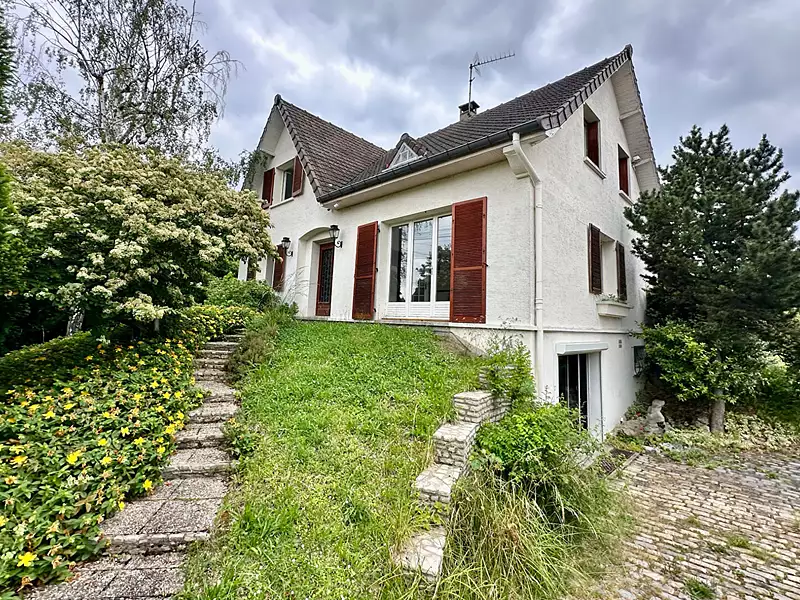 Maison, 235 m²