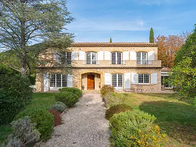 Maison, 285 m²