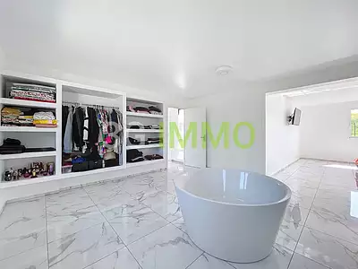 Maison, 220 m²